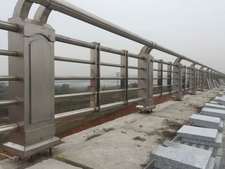 不銹鋼護(hù)欄